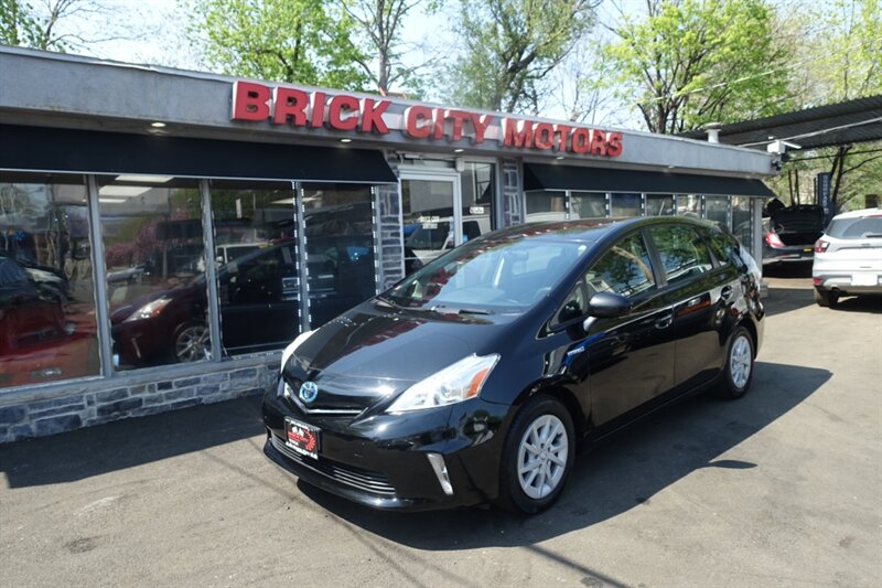 2014 Toyota Prius v Three