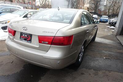 2009 Hyundai SONATA Limited   - Photo 8 - Newark, NJ 07104
