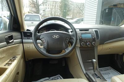 2009 Hyundai SONATA Limited   - Photo 13 - Newark, NJ 07104