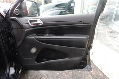 2020 Jeep Grand Cherokee Laredo   - Photo 15 - Newark, NJ 07104