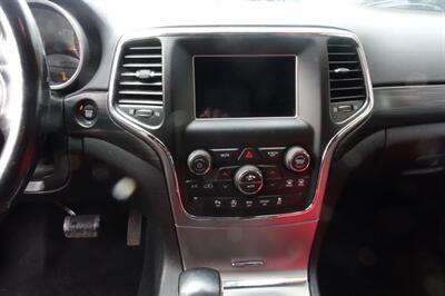 2020 Jeep Grand Cherokee Laredo   - Photo 18 - Newark, NJ 07104