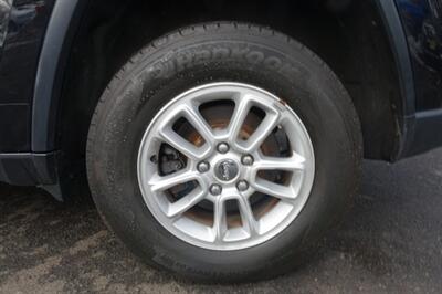 2020 Jeep Grand Cherokee Laredo   - Photo 25 - Newark, NJ 07104