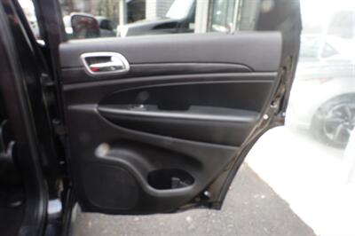 2020 Jeep Grand Cherokee Laredo   - Photo 17 - Newark, NJ 07104