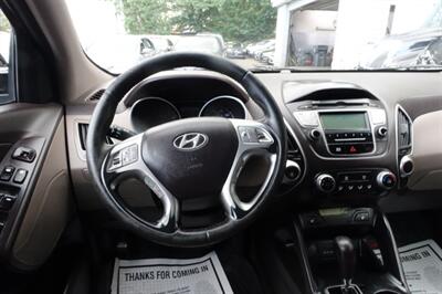 2012 Hyundai TUCSON Limited   - Photo 13 - Newark, NJ 07104