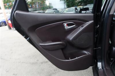 2012 Hyundai TUCSON Limited   - Photo 12 - Newark, NJ 07104