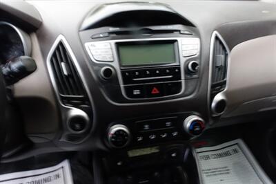 2012 Hyundai TUCSON Limited   - Photo 18 - Newark, NJ 07104