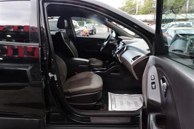 2012 Hyundai TUCSON Limited   - Photo 14 - Newark, NJ 07104