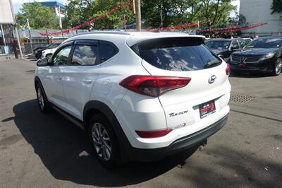 2017 Hyundai TUCSON SE   - Photo 5 - Newark, NJ 07104