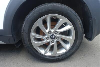 2017 Hyundai TUCSON SE   - Photo 23 - Newark, NJ 07104