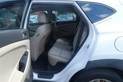 2017 Hyundai TUCSON SE   - Photo 11 - Newark, NJ 07104