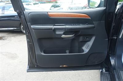 2010 INFINITI QX56 - Photo 10 - Newark, NJ 07104