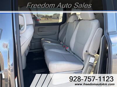 2016 Kia Sedona LX   - Photo 7 - Kingman, AZ 86409