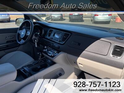 2016 Kia Sedona LX   - Photo 13 - Kingman, AZ 86409