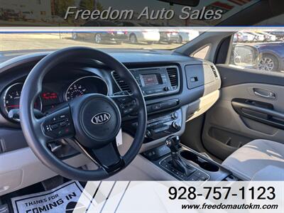 2016 Kia Sedona LX   - Photo 6 - Kingman, AZ 86409