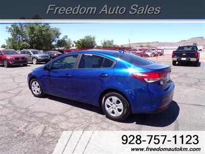 2017 Kia Forte LX   - Photo 4 - Kingman, AZ 86409