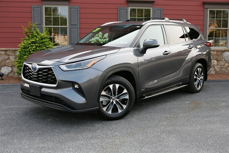 2021 Toyota Highlander Hybrid XLE  