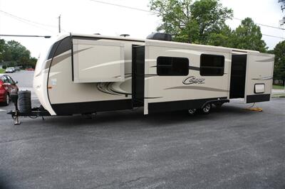 2017 Keystone Cougar X-Lite 32FBS   - Photo 12 - Strasburg, PA 17579