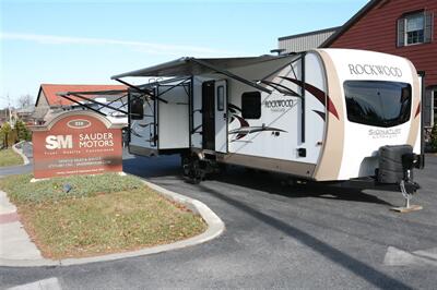 2017 Forest River Rockwood Signature 8329SS   - Photo 8 - Strasburg, PA 17579