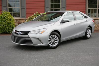 2016 Toyota Camry Hybrid LE   - Photo 1 - Strasburg, PA 17579