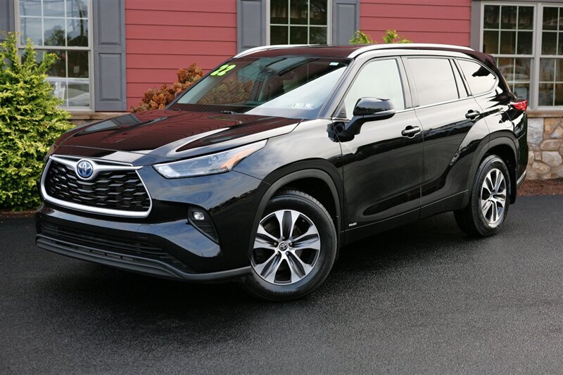 2022 Toyota Highlander Hybrid XLE 7 Passenger  