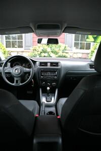 2012 Volkswagen Jetta SE PZEV   - Photo 16 - Strasburg, PA 17579