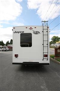 2021 Jayco Redhawk M-31F   - Photo 3 - Strasburg, PA 17579