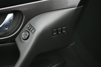 2018 Nissan Rogue SV AWD   - Photo 10 - Strasburg, PA 17579