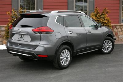 2018 Nissan Rogue SV AWD   - Photo 5 - Strasburg, PA 17579