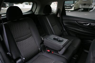 2018 Nissan Rogue SV AWD   - Photo 19 - Strasburg, PA 17579