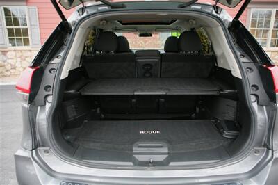 2018 Nissan Rogue SV AWD   - Photo 17 - Strasburg, PA 17579