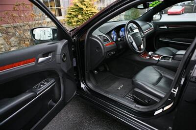 2013 Chrysler 300 Base AWD - Photo 8 - Strasburg, PA 17579