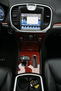 2013 Chrysler 300 Base AWD - Photo 19 - Strasburg, PA 17579