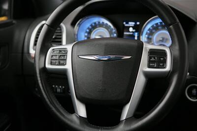 2013 Chrysler 300 Base AWD - Photo 18 - Strasburg, PA 17579