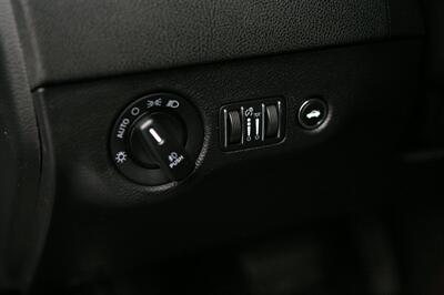 2013 Chrysler 300 Base AWD - Photo 11 - Strasburg, PA 17579