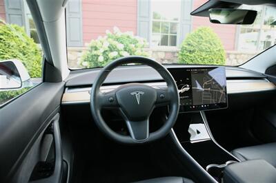 2020 Tesla Model 3 Standard Range Plus   - Photo 14 - Strasburg, PA 17579