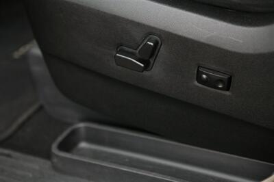 2014 Chrysler Town and Countr Touring   - Photo 10 - Strasburg, PA 17579