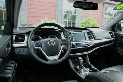 2016 Toyota Highlander XLE AWD   - Photo 12 - Strasburg, PA 17579