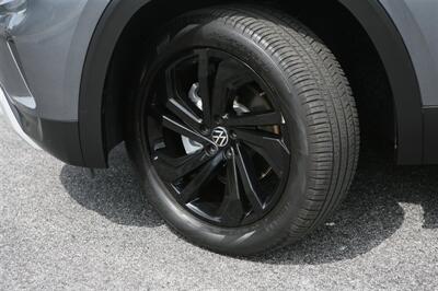 2022 Volkswagen Atlas 3.6L V6 SE w/Technology   - Photo 3 - Strasburg, PA 17579