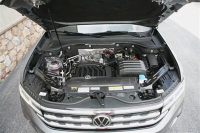 2022 Volkswagen Atlas 3.6L V6 SE w/Technology   - Photo 7 - Strasburg, PA 17579