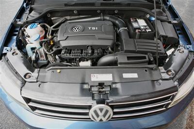 2017 Volkswagen Jetta 1.8T SEL   - Photo 7 - Strasburg, PA 17579