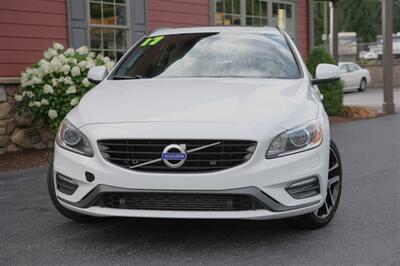 2017 Volvo V60 T5 Dynamic   - Photo 2 - Strasburg, PA 17579