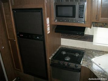 2015 Keystone 24RLSWE - Photo 14 - Castle Rock, CO 80104