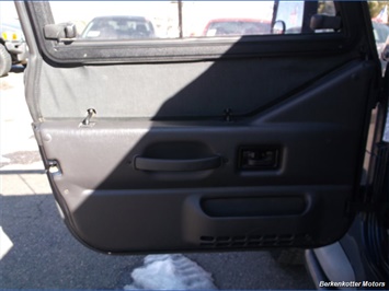 2002 Jeep Wrangler Sport   - Photo 14 - Brighton, CO 80603