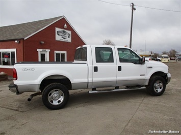 2006 Ford F-350 Super Duty XLT Crew Cab 4x4   - Photo 12 - Brighton, CO 80603