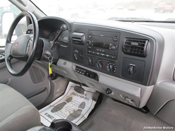 2006 Ford F-350 Super Duty XLT Crew Cab 4x4   - Photo 14 - Brighton, CO 80603