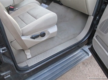 2006 Ford F-350 Super Duty XLT Crew Cab 4x4 - Photo 24 - Brighton, CO 80603