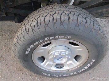 2006 Ford F-350 Super Duty XLT Crew Cab 4x4 - Photo 21 - Brighton, CO 80603