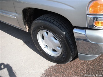 2001 GMC Sierra 1500 SLE Extended Cab 4x4   - Photo 12 - Brighton, CO 80603