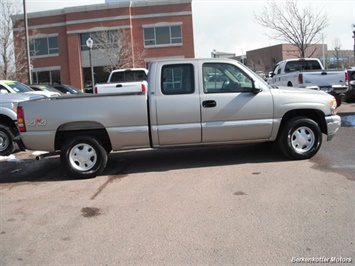 2001 GMC Sierra 1500 SLE Extended Cab 4x4   - Photo 11 - Brighton, CO 80603