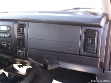 2004 Dodge Dakota Sport Plus   - Photo 38 - Brighton, CO 80603